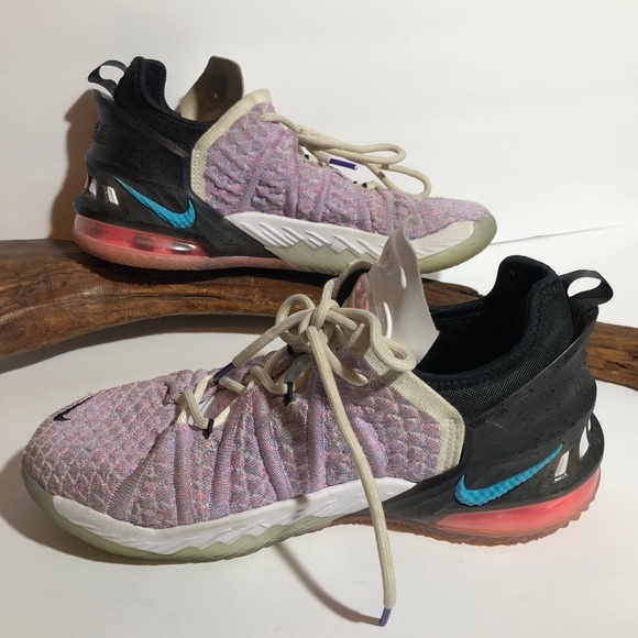 Nike LeBron 17 GS Graffiti Size